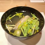 うを徳 - お椀（徳島 海老芋 + 菊の花 + 三つ葉）