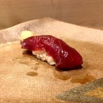 うを徳 - 戸井 赤身（握り）