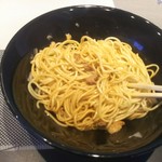 はい！混ぜ混ぜ〜。タレが下に沈んでるので下からかき回す！