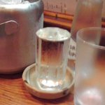 酒処ひよし - 焼酎４５０円」と炭酸１５０円、氷２００円也