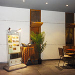 ベトナミーズ・シクロ - テラスから店内が見えます