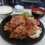 まるやま食堂 - かたロース生姜焼き