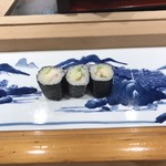 寿司の次郎長 - 追加のレタス巻き！