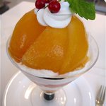 タカノフルーツパーラー - 黄金桃パフェ（1,680円）
