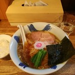 粋な一生 - 醤油ラーメン
      