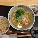 手打ちうどん ほそ井 - 季節限定。蟹と菊花のみぞれあんかけ饂飩