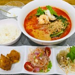 トムヤムクンラーメン ก๋วยเตี๋ยวต้มยำ