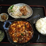 悦悦飯店 - 麻辣豆腐（ランチ定食、これにデザート付き）