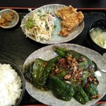 悦悦飯店 - 豆鼓油焖青椒（ランチの定食、これにデザート付）