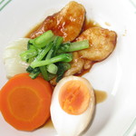 Yorokobi - 自然食ランチ　日替りワンコイン定食　５００円（税込）の鶏肉照り焼きのアップ【２０１８年１０月】