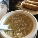 萬珍樓點心舗 - 鱶鰭と燕の巣スープ、春巻き