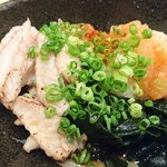 大山地鶏の炙り鶏皮ポン酢