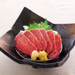 [No. 10] Melting delicious horse sashimi (medium frost)