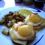 Hau Tree Lanai Restaurant - 