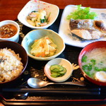 やさいの荘の家庭料理　菜ぁ - カンパチ塩焼きランチ