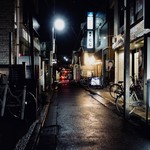 鳥田中 - 路地すぎ　暗いし…