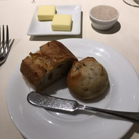 フランス料理 ル・クール - パン(バター・豚肉ペーストのリエット)