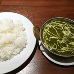 Roiyaru Kicchin - ほうれん草とチキンのカレー(大辛)、辛さ控えめ(笑)、まろやかです