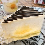 パティスリーポム - パッションフルーツとホワイトチョコケーキ