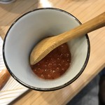 つきぢ神楽寿司 - いくら。下に酢飯。スプーンで実食！