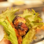 韓国料理 豚とんびょうし - サムギョプサルをオーダーするとキムチもサンチュもお替り自由