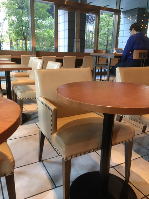 スターバックス コーヒー アークヒルズ店 六本木一丁目 カフェ 食べログ