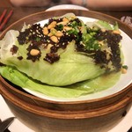 豊栄 - レタスのセイロ蒸し 焦がし玉葱のせ