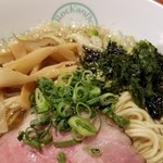 麺屋 六感堂 - 背脂煮干中華そば（水曜限定）