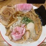 Mari iida - 背油サバ煮干+全部のせ