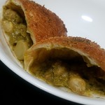 ココロノ ベーカリー - ナビンさんのグリーンカレー。レンズ豆の食感が良い！