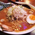 ももまる - 味噌ラーメン 880円 + 大盛り 250円 ＝ 1,130円 。　　　　　　2018.10.05