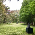 Porcupine - 作品が点在するお庭