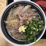 鰺家 - 鯵家定食 ¥820 の鯵たたき丼