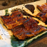 柳家 - 天然ウナギの炭火のタレ焼