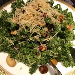 カールヴァーン ブルワリー＆レストラン  - ◎ケールサラダ1,200円