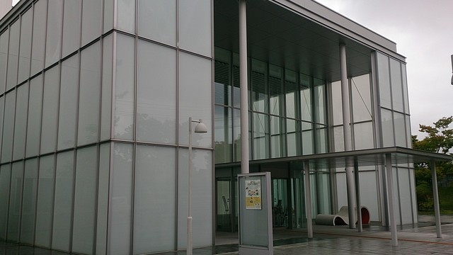 フォーラムカフェ・クルール 鶴岡店 &ndash; アートとカフェが融合した癒し空間