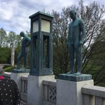 Brakanes Hotel - 公園内は彫刻の美術館で溢れている