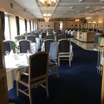 Brakanes Hotel - レストランは広くて世界中の高齢者が船で乗り付ける