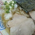 麺屋十郎兵衛 - 比内地鶏の極太中華そば（アップ）