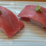 寿司処 高雄 - 本マグロの中トロ　(2018年10月現在860円)