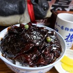 豚丼の鶴橋 - 2018年8月　豚丼の後ろに豚('ω')