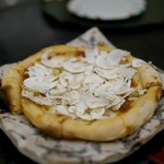瞬 - 松茸のピザ、ヤバすぎで見たことない