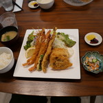 Kafe Harufuu Sen - ミックスフライ定食（1450円）2018年10月