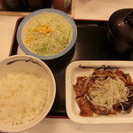 松屋 - 豚と茄子の辛味噌炒め定食