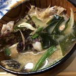 かざぐるま - お刺身で頂いたお魚のアラがたくさん入ったお味噌汁。絶品です！