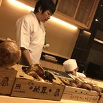 はらまさ - 左から、長野産、長野産、岩手産、岩手産 の松茸