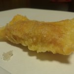 サクラエビの湯葉揚げ・・。フランスの塩で。