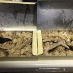 はらまさ - お土産で頂いた 残りの松茸ご飯です。
      たっぷり〜(o^^o)