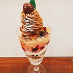 ミルク&パフェ よつ葉ホワイトコージ - 