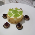 巨峰のレアチーズケーキ　ドリンクとセットで2300円